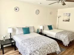 Comfy, Clean & Spacious w/2 TVs, parking, laundry