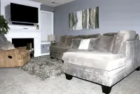 Comfortable 4 bedroom 10 min from Airport & Downtown