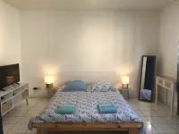 Large studio 30 m2 in the city center and next to the old town of Annecy