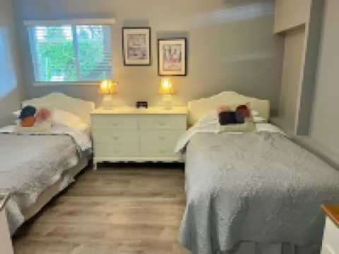 Beat the heat in The Starlight Suite! Hotels in Coquitlam