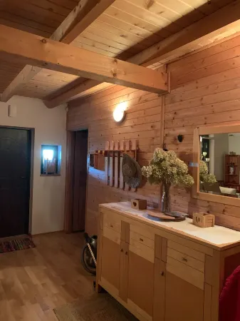 Charmantes Holzhaus über dem Meer für 8 Personen Отели в г. Grzybowo