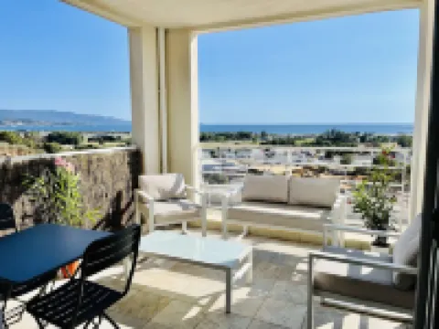 Sunny T2 with sea view