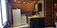 Amazing views of Lake Chelan! Unique "Treehouse" cabin with 2 bedrooms & 1 bath