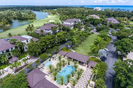 Luxury 2 Br / 3 BA Villa in Bahia Beach Resort