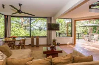 Incredible Tropical Retreat Full of Monkeys, Sloths, Toucans and much more