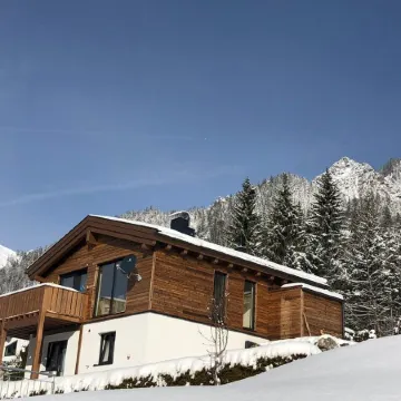 Luxurious Chalet, 7 adults, in sunny Klostertal