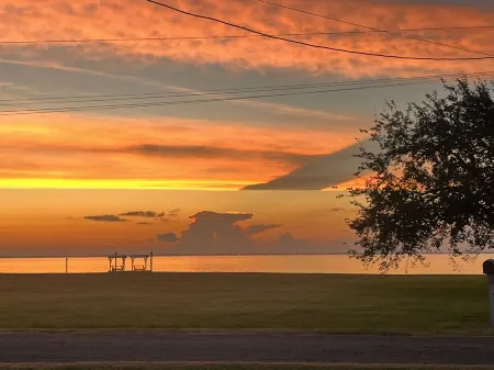 Remote Bay View Home near tranquil Carancahua Bay