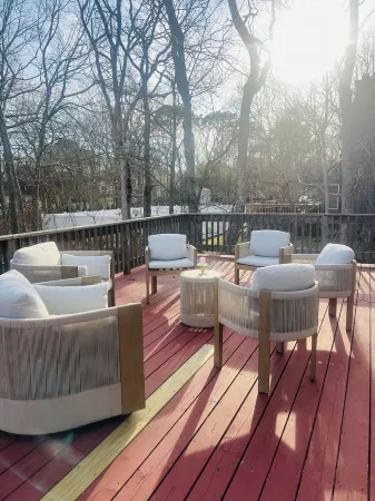 Best location! Cozy and Chic Retreat 5 min to beach and close to town, peaceful! Отели рядом с достопримечательностью «Drift Inn»