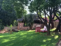 SOLAR - AFRICAN CHIC, COMFORTABLE, SUPER CLEAN AND CENTRAL Hotels in Observatory
