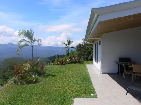 Beautiful villa, amazing view, pool, best climate