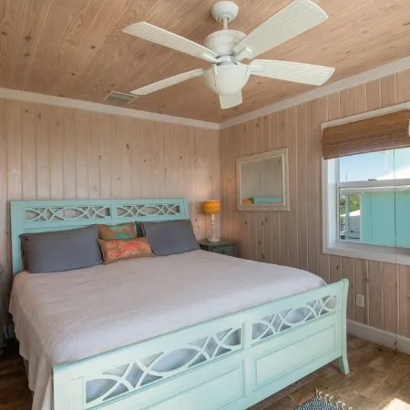 Oceanfront Beauty 6 King Beds/6 Baths! Big Pool and Volleyball Court in Front yd