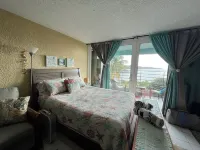 Mermaid Hideaway Regatta Point Studio Condo