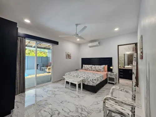 3 bdrs, close to beach & Marino Ballena National Park!