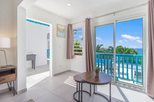 Newly Renovated apartment with swimming pool and ocean view #3