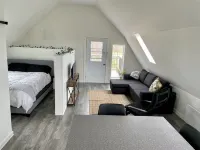 Homestead 1810 - newly renovated barn loft apartment minutes from Charlottetown Hotels in 