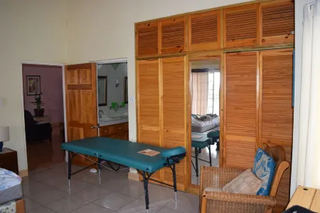 A superb 3-bedrooms Holiday Villa, mins away from Ocho Rios vibrant Town Centre