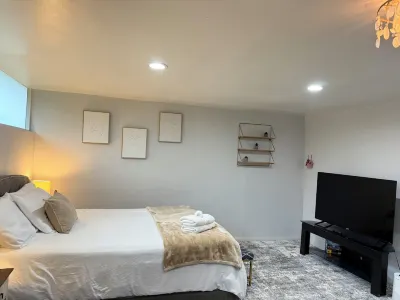 Clean City Studio near DTLA w/ Private Yard & FREE Parking Hotels near 99 Ranch Market