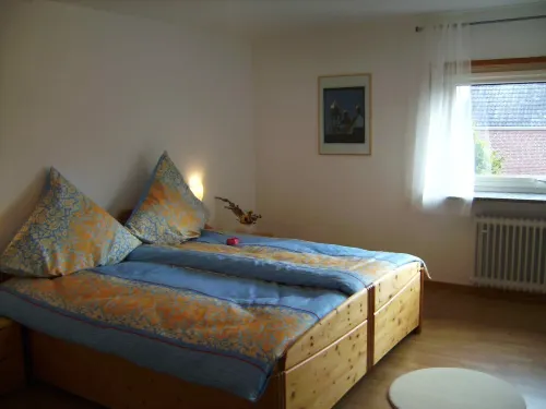 4 - apartment, large garden and terrace with beach chair; quiet outskirts - WiFi