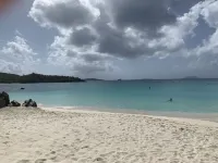 MANGO MOJO: Spacious Luxury Penthouse; Endless Sea Views; Pool; Walk to Town! Các khách sạn ở 