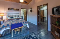 Lazy Bear Cabin with Gameroom access