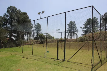 Chácara Condominium, near SP, heated swimming pool. Ideal for families, children and the elderly Отели в г. Майринки