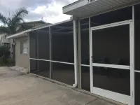 Cozy, clean duplex with outdoor dinning.