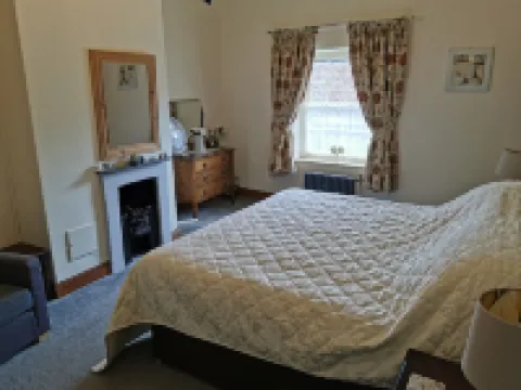 Pathways Holiday Cottage a delightful 18th century stone cottage in Derbyshire. Hotels in Alfreton