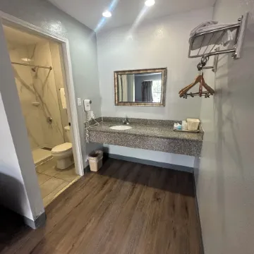 Key West Inn - Clanton