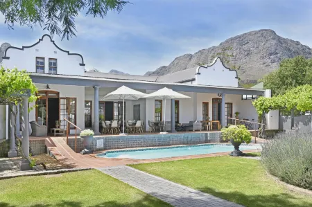 Mont d'Or Franschhoek Отели в г. Фрэншек