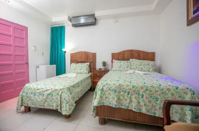 Casa de Huespedes Colonial Hotel a 