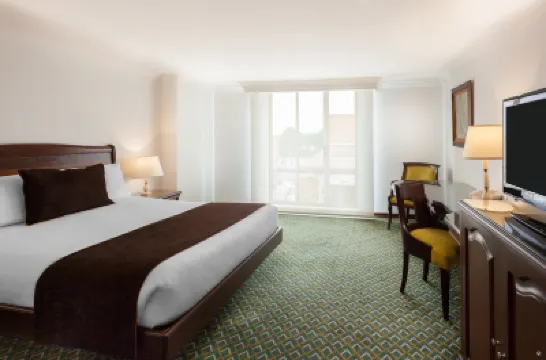 Hotel Embassy Park Hoteles cerca de Parque Central Simón Bolívar