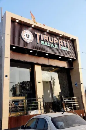 Tirupati Balaji Inn Bageshwar Dham Отели в г. Чхатарпур