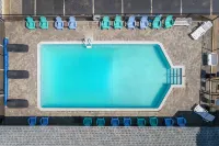 Marguerite Motel - Beach