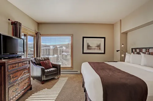 Village at Breckenridge Condos Sleeps 8 - Ski in Out Walk Downtown
