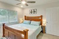 Bright Jekyll Island Home w/ Deck < 1 Mi to Beach - 3-Star