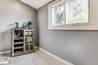 Charming 2 Bedroom with in Home Gym - Bungalows
