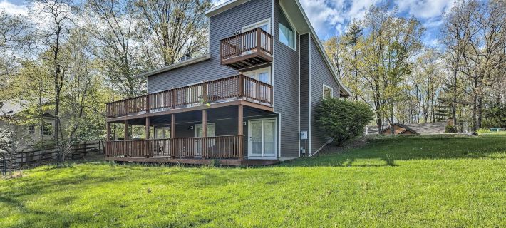 Pet-Friendly Massanutten Resort Home w/ Yard! Hotels in McGaheysville