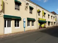 Logis Hôtel Au Croissant Hotel a Buzancais