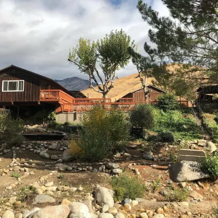 Sequoia Lodge Отели в г. Сквирел Маунтин Вэлли