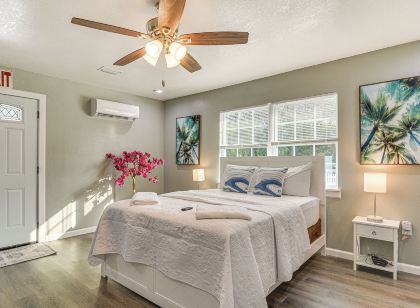 Breezy Tampa Home w/ Yard: Perfect for Long Stays