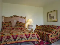 Lodgepole Gallery - 2-Star