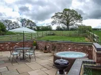 Owl Cottage Hotels in Southam