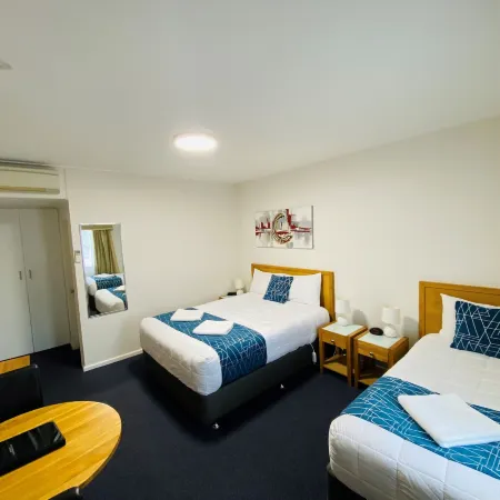 Colonial Lodge Motor Inn