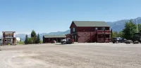 Wolf Den Log Cabin Motel and RV Park Hotel a Alpine