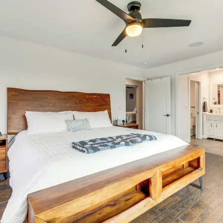 2 Mi to Lake Poway: Mtn-view Escape w/ Patio!