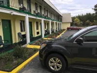 Granada Inn Motel - Kalkaska Hotels in Kalkaska County