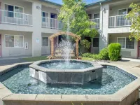 Creekside Inn & Suites Hotels in Willits