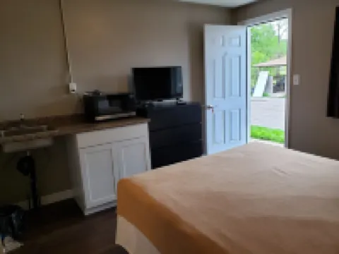 Palace Inn Motel Hotels in Sarnia