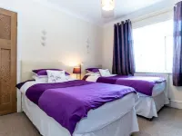 Tomeg Hotels near Warkworth Beach
