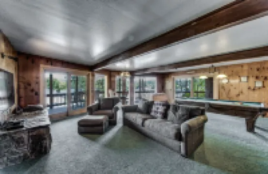 Dos Pinos - 寬敞的湖畔小屋帶遊戲室，由優勝美地區域度假村提供